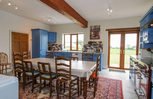 Loppington Cottage | THE MANOR HOUSE AT KENWICK LODGE, family friendly in Cockshutt