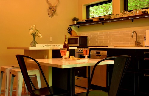 West Hartford Cabin | “The Maple Moose”, modern cabin in Quechee, near Woodstock