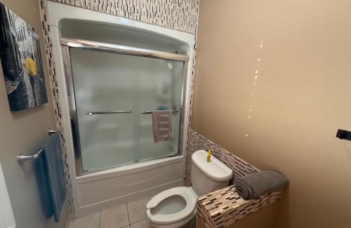 Grimsby Apartment | The Marina's Cove - Suite B - WIFI and 2 Free Parking