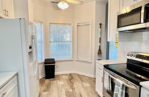 Port Royal Landing House | The Mariners House- Fully renovated kitchen!