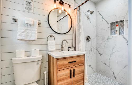 Thunderbolt House | The Mariners Rest, Near Downtown, Savannah Coastal Charm