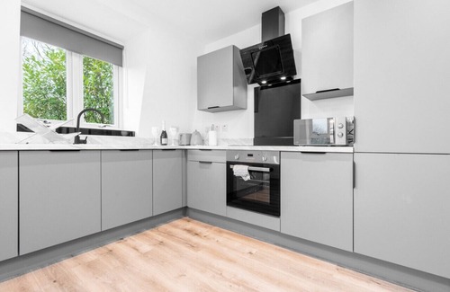 Smethwick Apartment | The Marsons Collection- 2 Bed Apartment- Parking