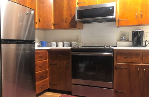 Waynesville Cottage | The Mayor's Cottage - Cozy cottage in downtown with easy access to everything