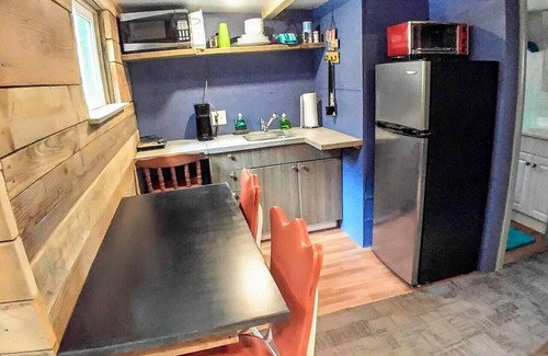 Athens Cabin | ~The Meadow~ Tiny house short walk to Lake Athens