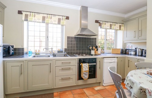 Billingford Cottage | THE MEADOWS COTTAGE, pet friendly, with open fire in Billingford