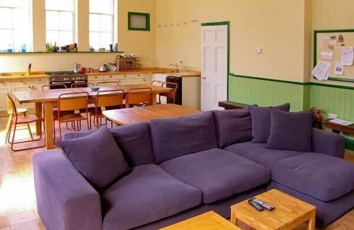 Whiteparish Cottage | THE METHODIST CHAPEL, pet friendly, with a garden in Whiteparish