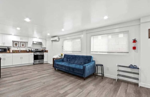 Huntington Park Apartment | The Metro Loft Retreat