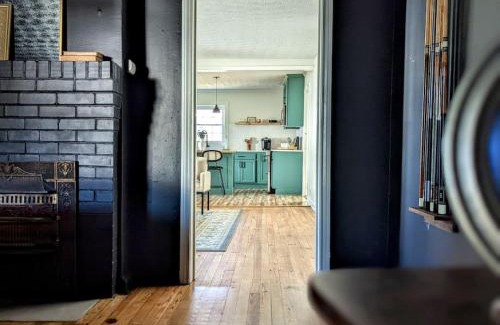 Dunean House | The MillHouse -Pool Table, 6 Minutes to Downtown
