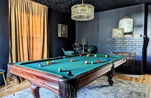 Dunean House | The MillHouse -Pool Table, 6 Minutes to Downtown
