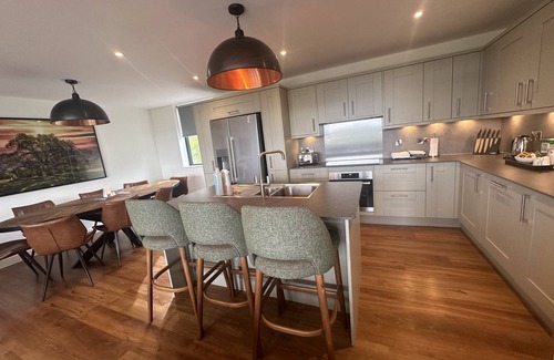 Chittlehamholt Cottage | The Mole Resort that sleeps 8 guests in 4 bedrooms