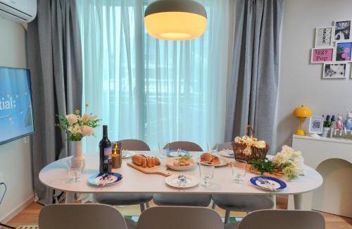 Sangsu-dong Apartment | The Moment,Hongdae