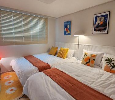 Sangsu-dong Apartment | The Moment,Hongdae