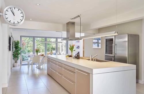 Cheltenham House | The Most Amazing House In Cheltenham/Cotswolds Ideal For Parties & Families