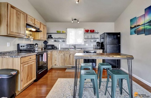 Rabbit Creek House | The Mountain Top Escape w/Scenic Views & Trails