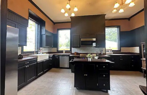 Mount Pleasant House | The Native Suite w/Private Full Bath