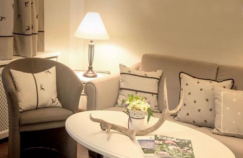 Gries im Sellrain Bed & Breakfast | "The Nest" 1 sleep + 1 living-bedroom - Landhaus Notburga