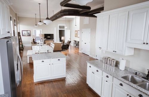 Henderson Apartment | The Nest - Huge Loft in Downtown Henderson