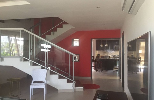Reading House | The nexus of Peace and Beauty. Beautiful Oceanview 2bedroom Suites Townhouse