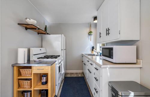 Southwest Minneapolis Apartment | The Nicollet Nook