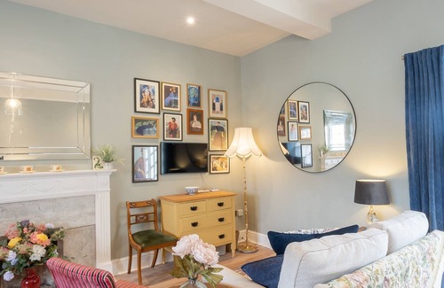 Llanddaniel Fab Cottage | The Nook - sleeps 3 guests in 1 bedroom