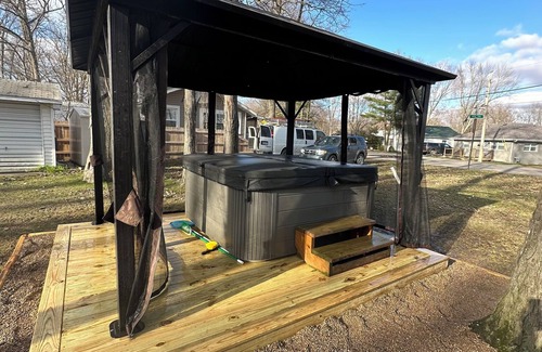 Lakeview Cottage | The North Shore Cottage at Indian LakenNew Hot Tub! Beautiful lake views!