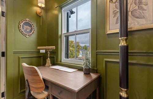 Midway Apartment | The Oak Room - Newly Built 2B2B Loft Near Park City