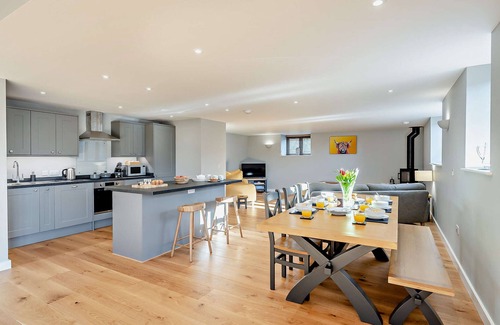 Hawkedon House | The Oat Barn - Three Bedroom House, Sleeps 6