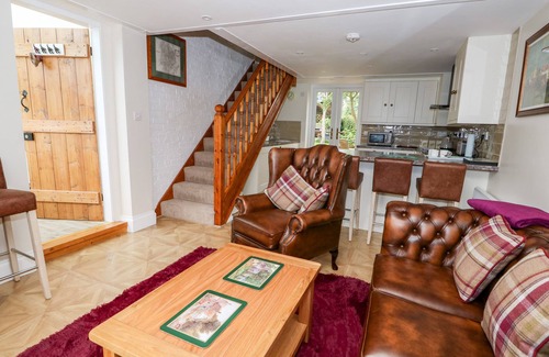 Horncastle Cottage | THE OLD BAKER'S SHOP, pet friendly, with a garden in Horncastle