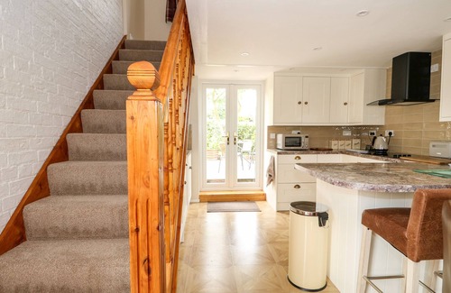 Horncastle Cottage | THE OLD BAKER'S SHOP, pet friendly, with a garden in Horncastle