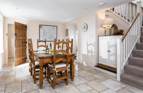 Kingham House | The Old Bakery Sleeps 4
