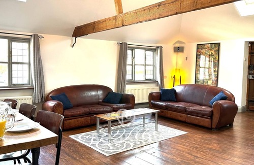 Broadstairs House | The Old Boat House Broadstairs is a unique and captivating Upside Down House located Broadstairs