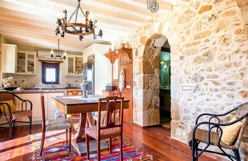 Sitia House | The old cheese hut Su