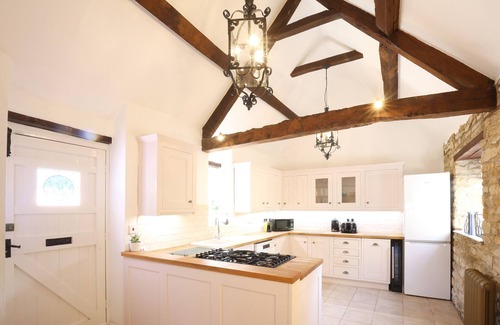 Witney House | The Old Coach house- a delightful home from home