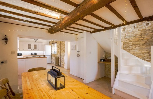 Witney House | The Old Coach house- a delightful home from home