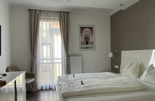 Tata Apartment | The Old Lake Suite - Tata
