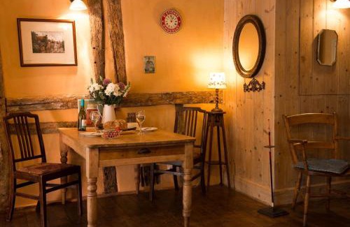 Hadleigh House | The Old Monkey, a quirky bolthole on the edge of a historic Market Town