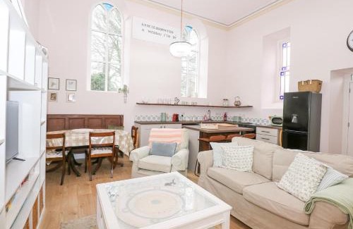 Pentre Halkyn House | The Old Nant-y-Fflint Chapel