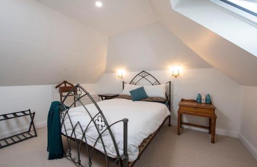 Balhannah House | The Old School Romantic Stay for 2 Adelaide Hills