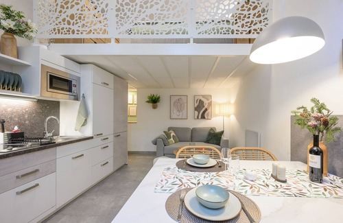 Rudolfsheim-Funfhaus Apartment | The Olive Oasis