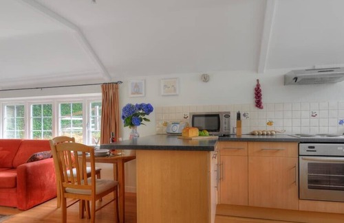 Raymonds Hill Cottage | THE ORANGERY, pet friendly, with a garden in Axminster