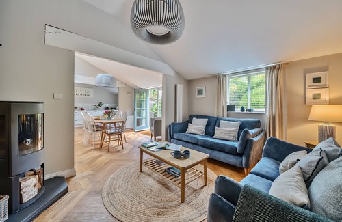 Charmouth Cottage | The Orangery - sleeps 6 guests in 3 bedrooms