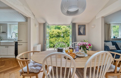 Charmouth Cottage | The Orangery - sleeps 6 guests in 3 bedrooms
