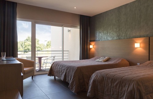 Bessines-sur-Gartempe Hotel | The Originals City, Hôtel de France