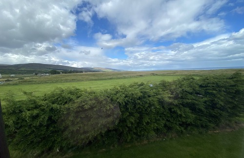 Brora House | The Paddock is by the 12th Tee of Brora GC and 100 yards from the beach