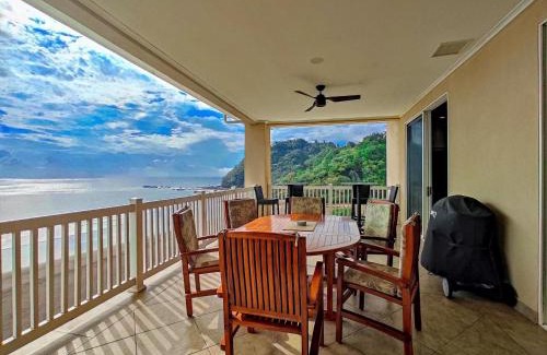 Barrio Los Villalobos Apartment | The Palms Jaco 1001 penthouse on the beach