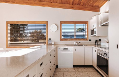 Papamoa Beach House | The Papamoa Pad ~ Papamoa - Beyonder Holiday Homes