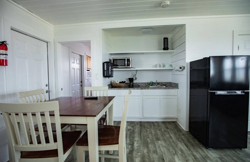 Freeport Cabin | The Pelican - Pelican - Two Bedroom Cottage