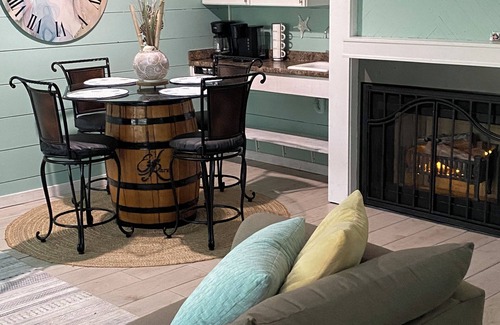 Carrabelle Cottage | The Pelican Post 1 bedroom beach cottage