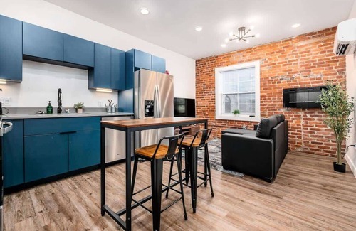 Downtown Columbus Apartment | The Perfect Pair: 2 Chic Condos in Columbus