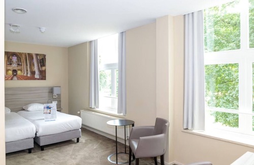 Deurne Hotel | The Perfect Place to Unplug and Enjoy Nature at Its Best! Onsite Dining, Parking
